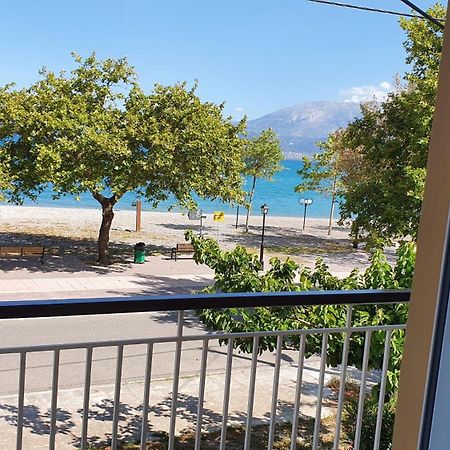 Nafpaktos Beach House Sea View Apartment First Floor ภายนอก รูปภาพ