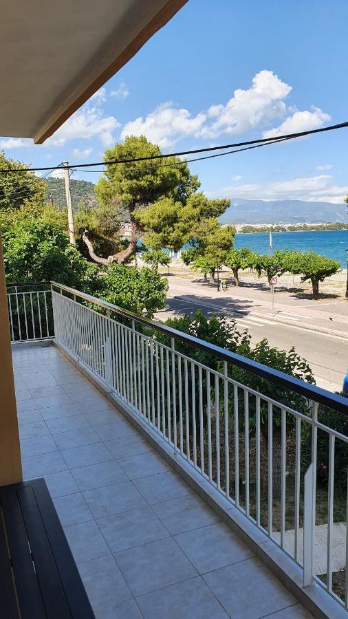 Nafpaktos Beach House Sea View Apartment First Floor ภายนอก รูปภาพ