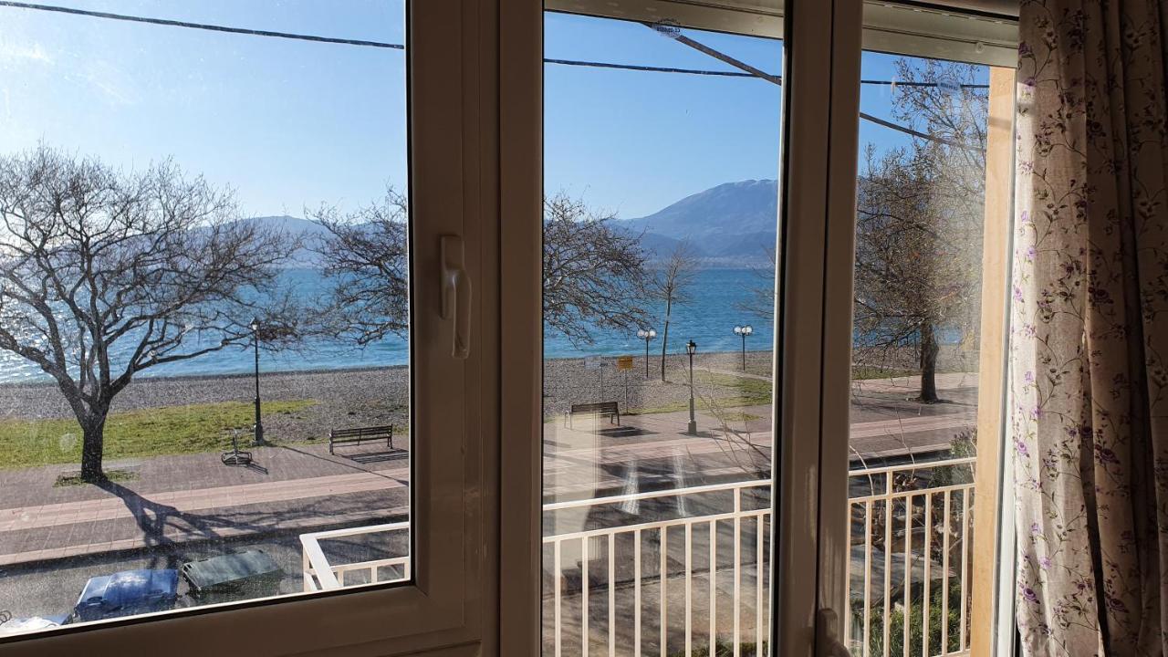 Nafpaktos Beach House Sea View Apartment First Floor ภายนอก รูปภาพ