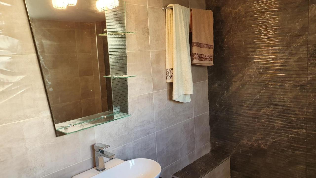 Nafpaktos Beach House Sea View Apartment First Floor ภายนอก รูปภาพ
